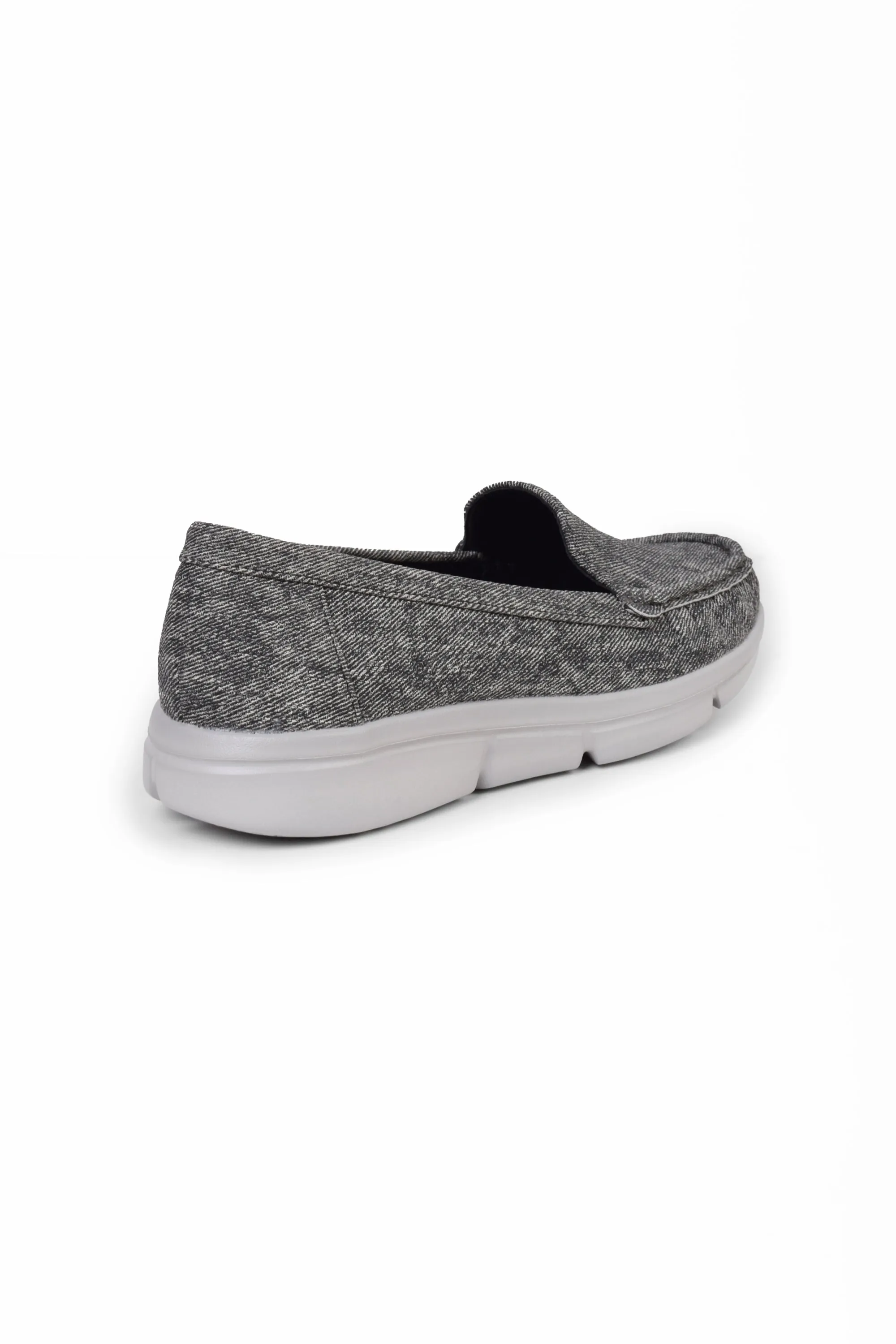 01-48041 Flat Moccasin