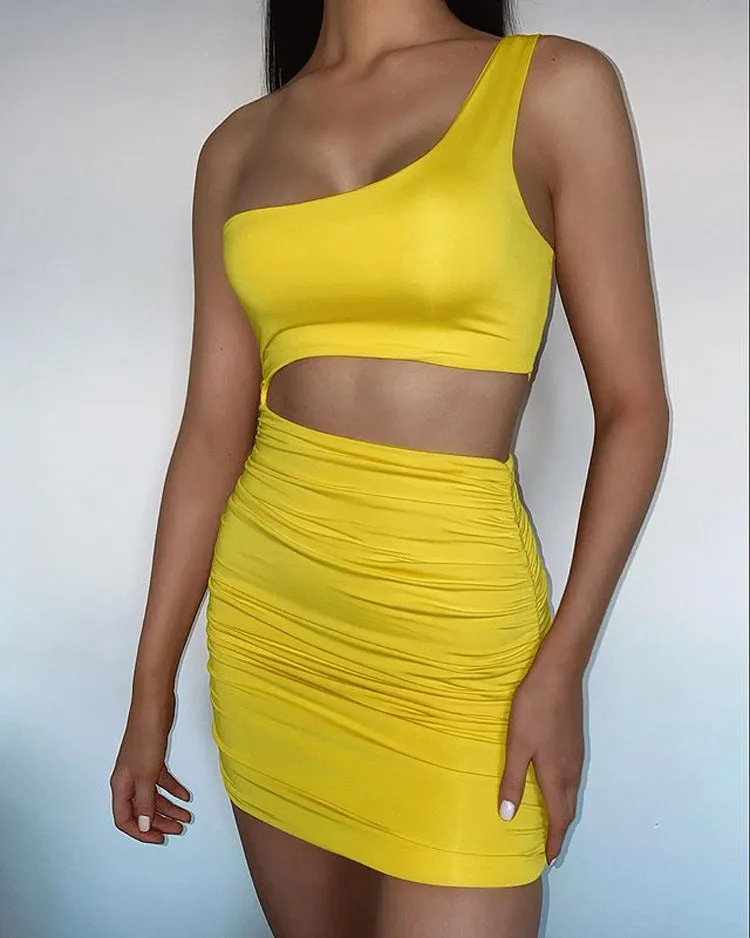 Bold One-Shoulder Cutout Bodycon Mini Dress with Pleated Detailing