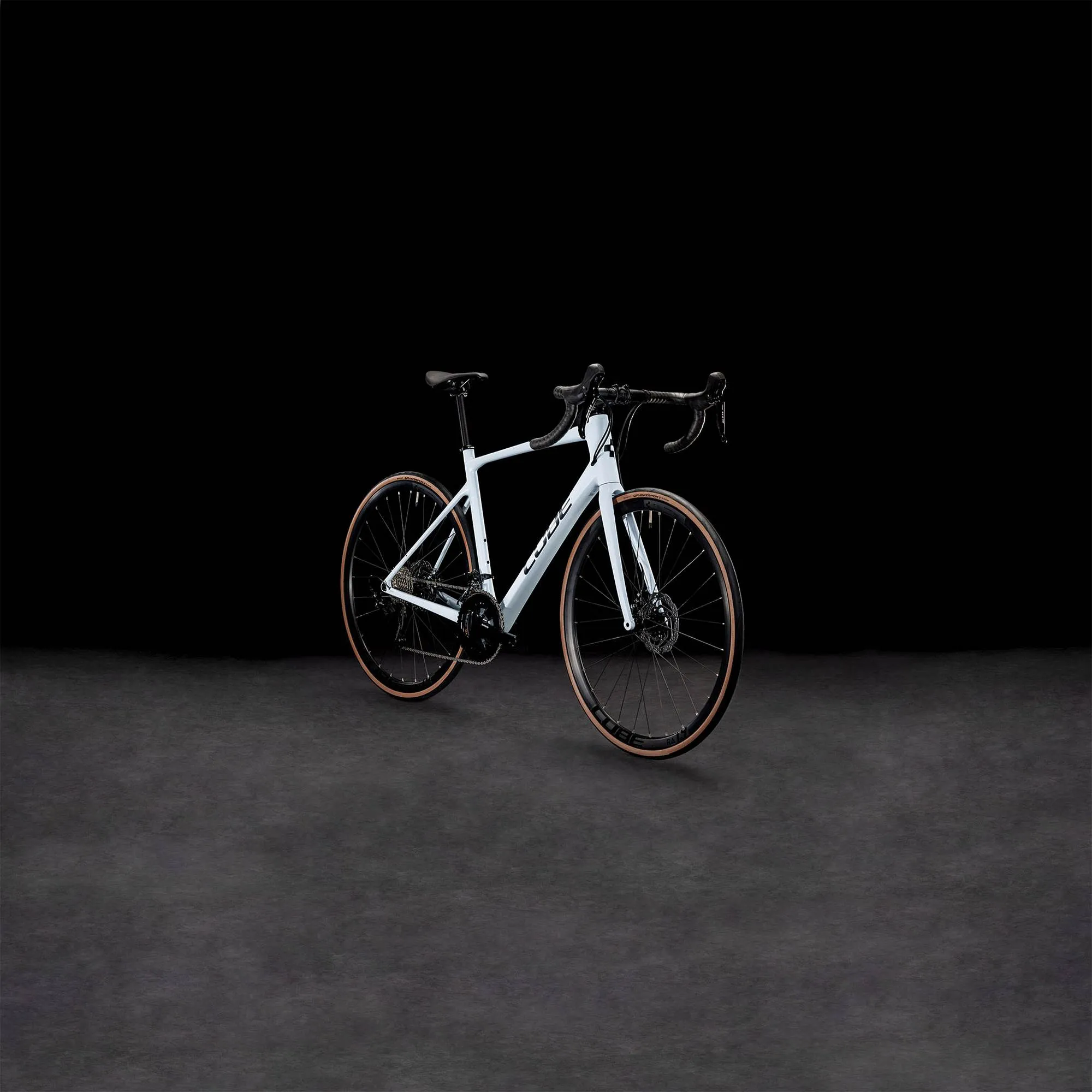 CUBE ATTAIN GTC RACE FLASHWHITE/BLACK
