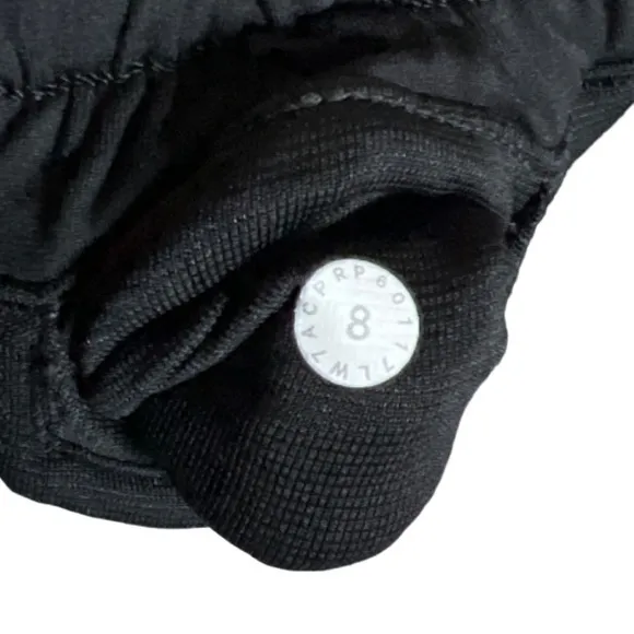 Lululemon Hotty Hot Short 2.5&quot; in black