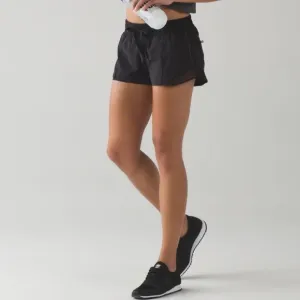 Lululemon Hotty Hot Short 2.5&quot; in black