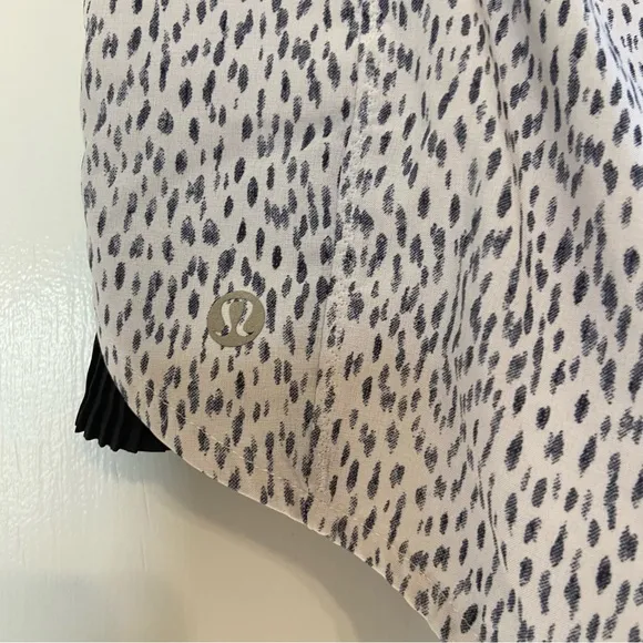 Lululemon Pleat to Street running shorts