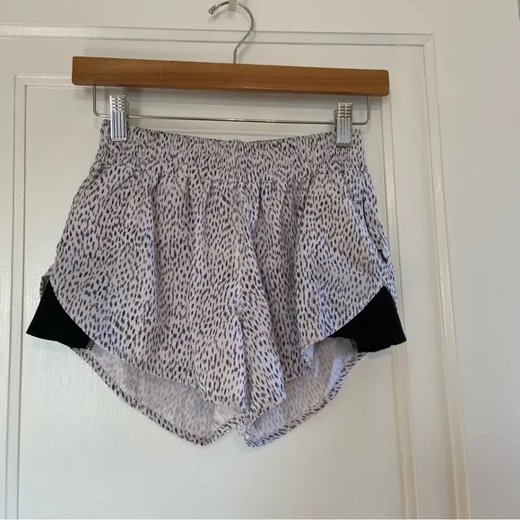 Lululemon Pleat to Street running shorts