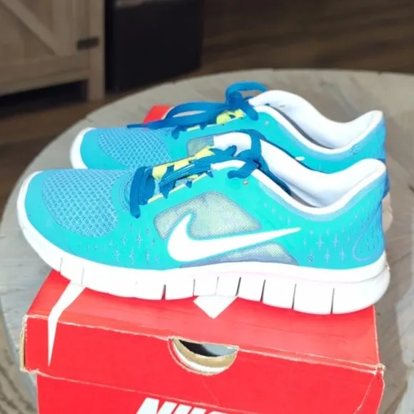 Nike Kid's Free Run 3 Running Shoe like new