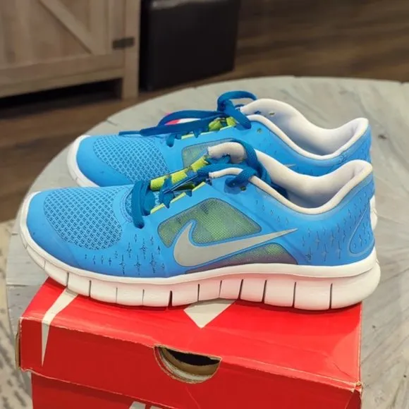 Nike Kid's Free Run 3 Running Shoe like new