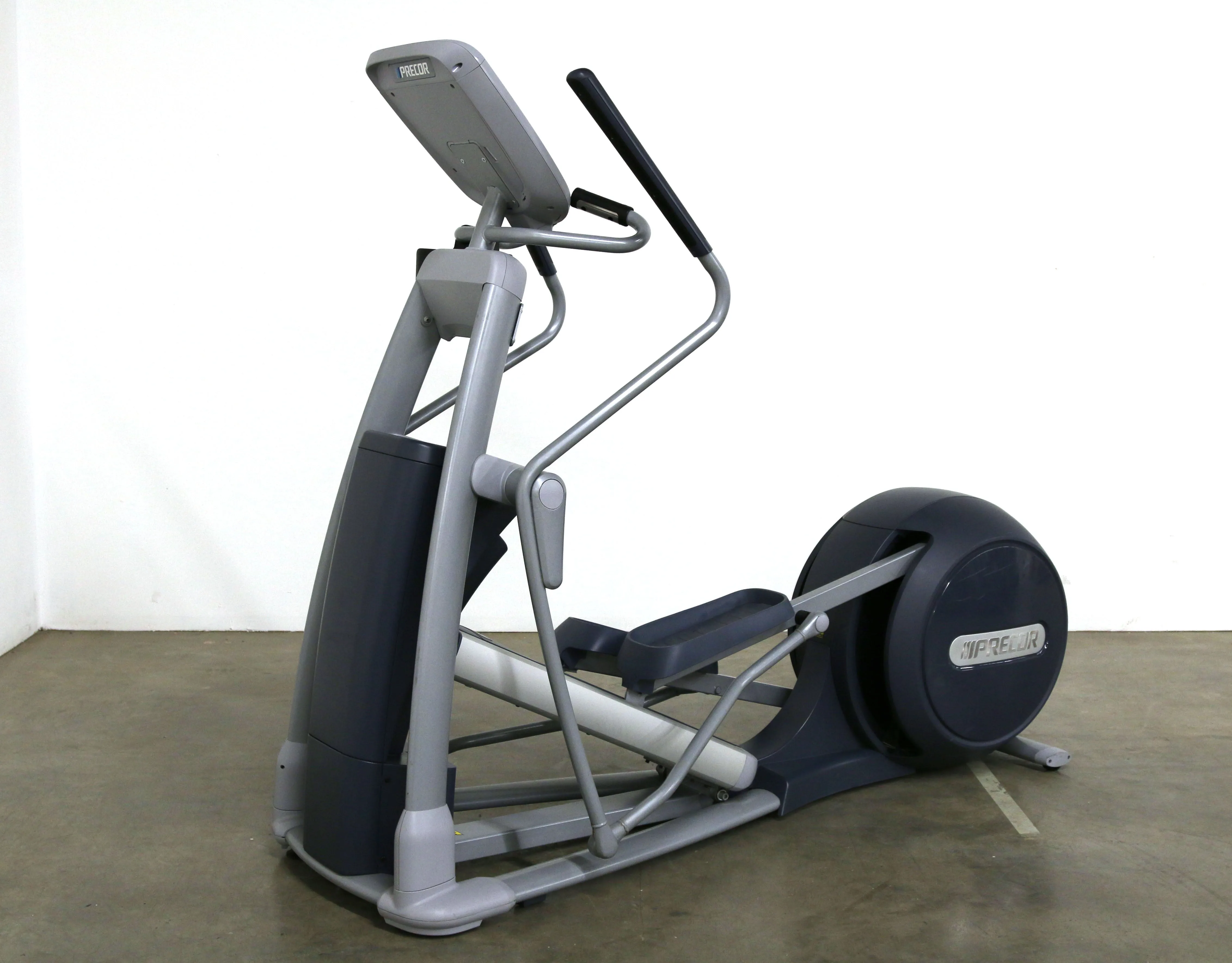 Precor EFX 835 Elliptical Fitness Crosstrainer