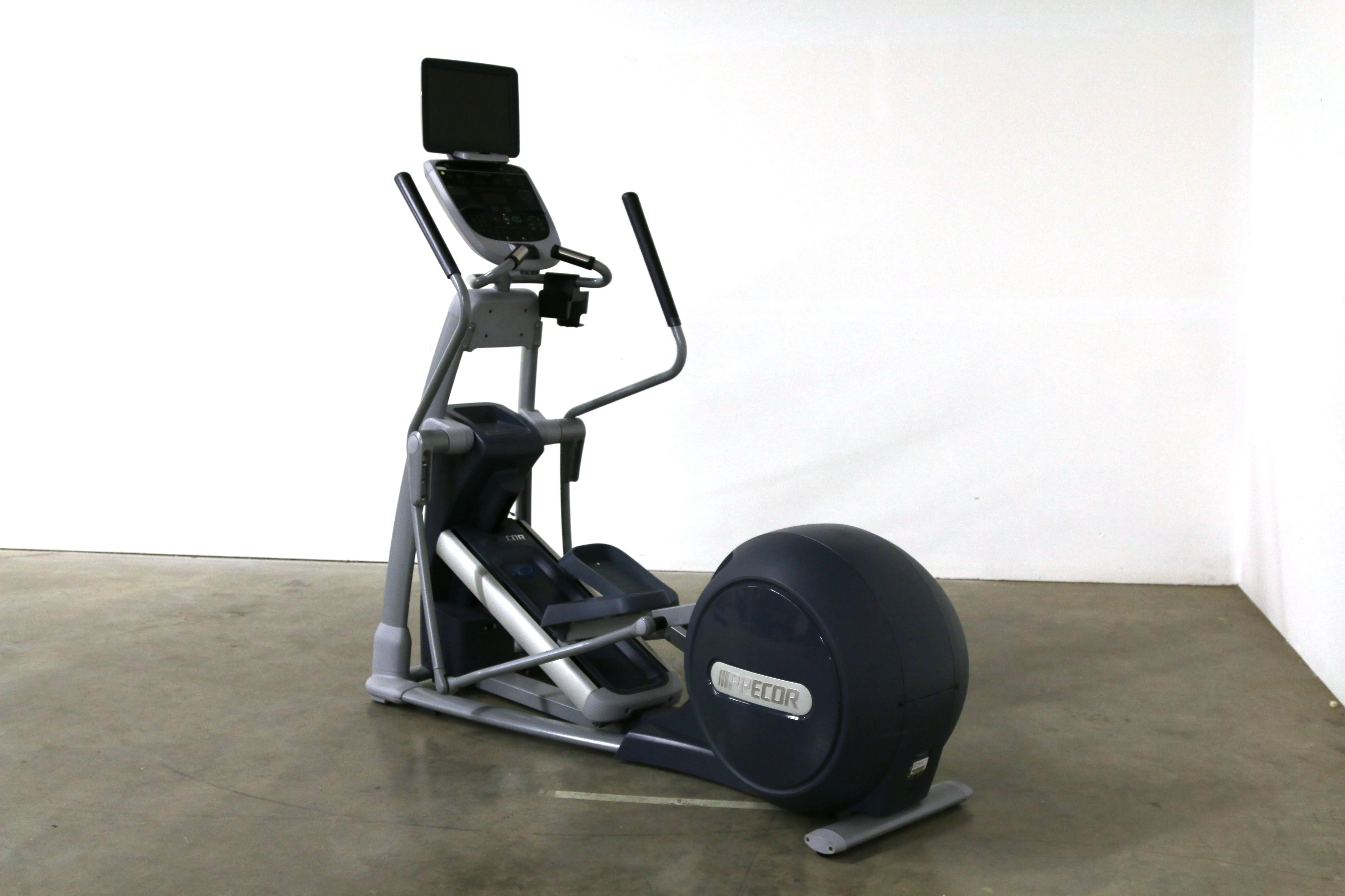 Precor EFX 835 Elliptical Fitness Crosstrainer