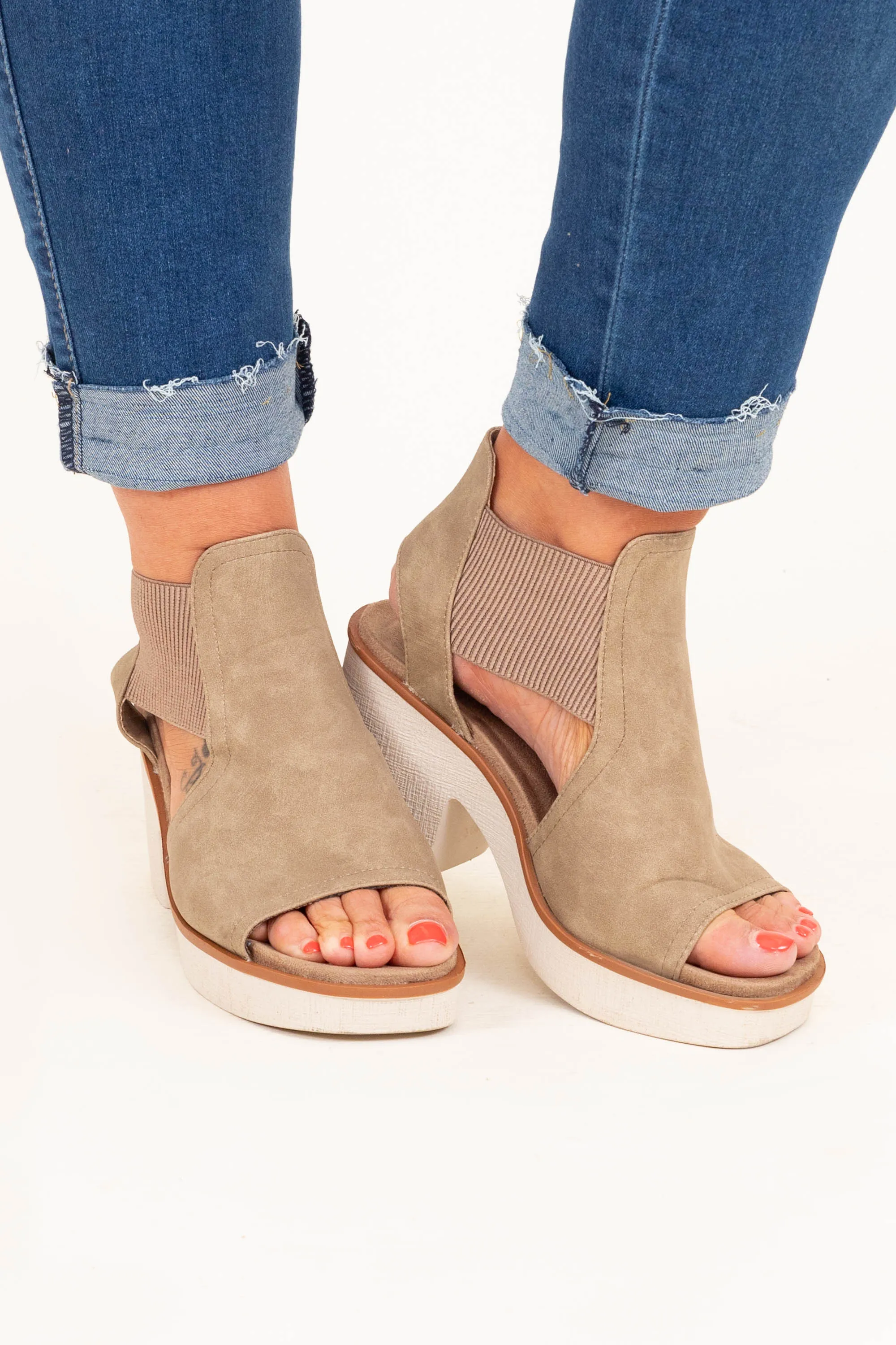 The First Move Heels, Taupe