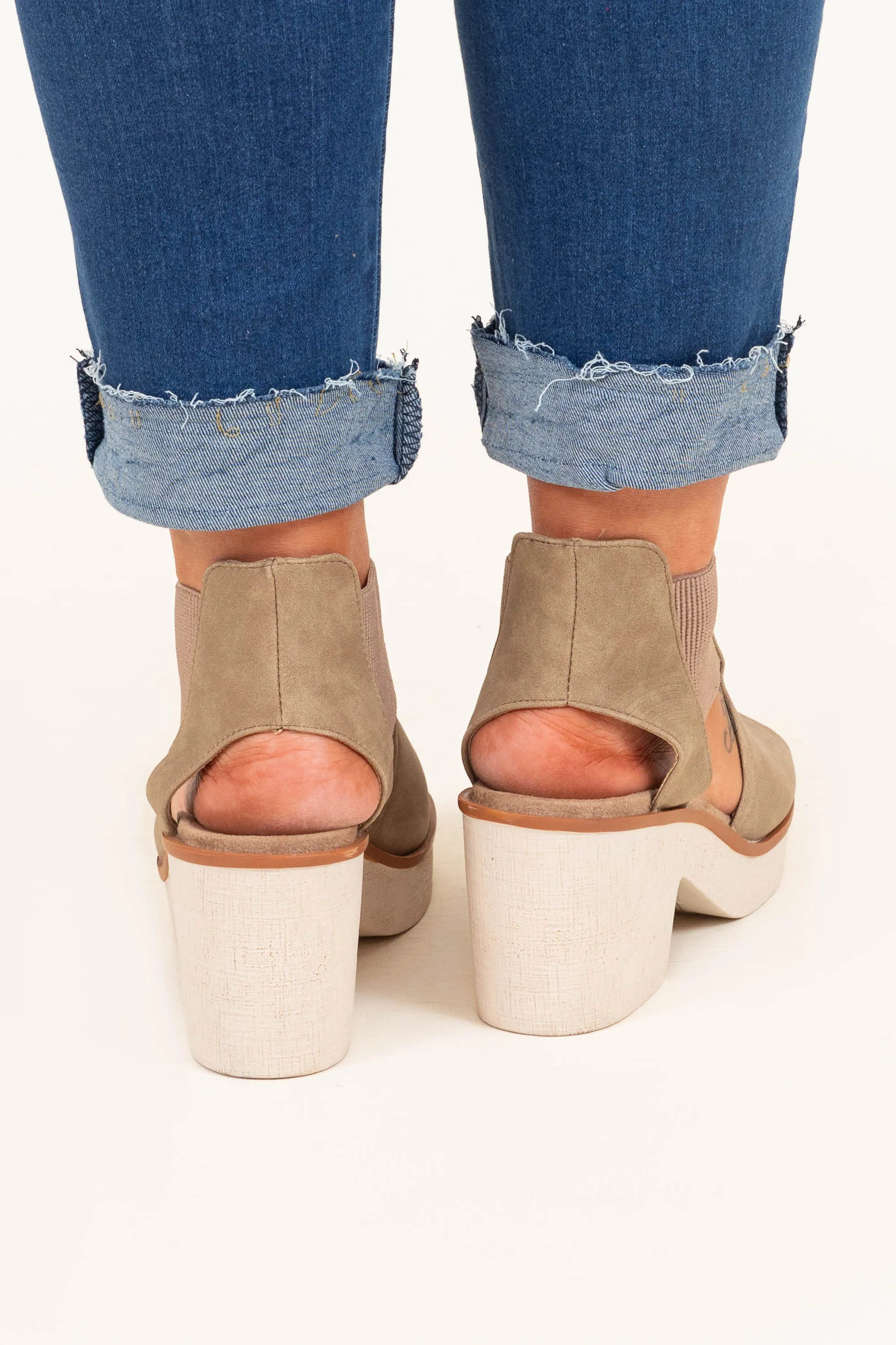 The First Move Heels, Taupe