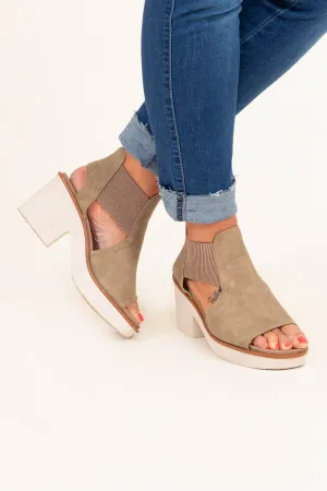 The First Move Heels, Taupe