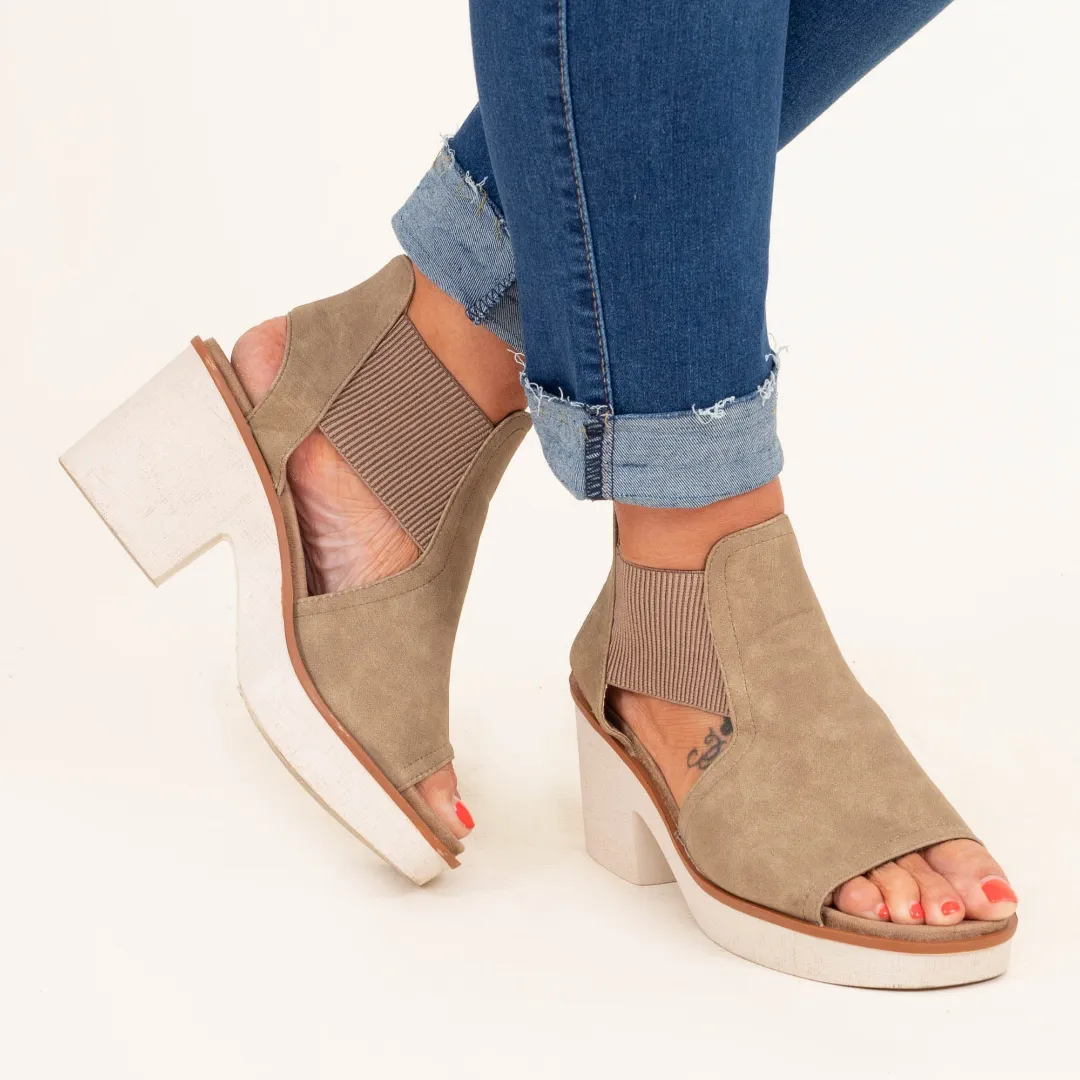 The First Move Heels, Taupe
