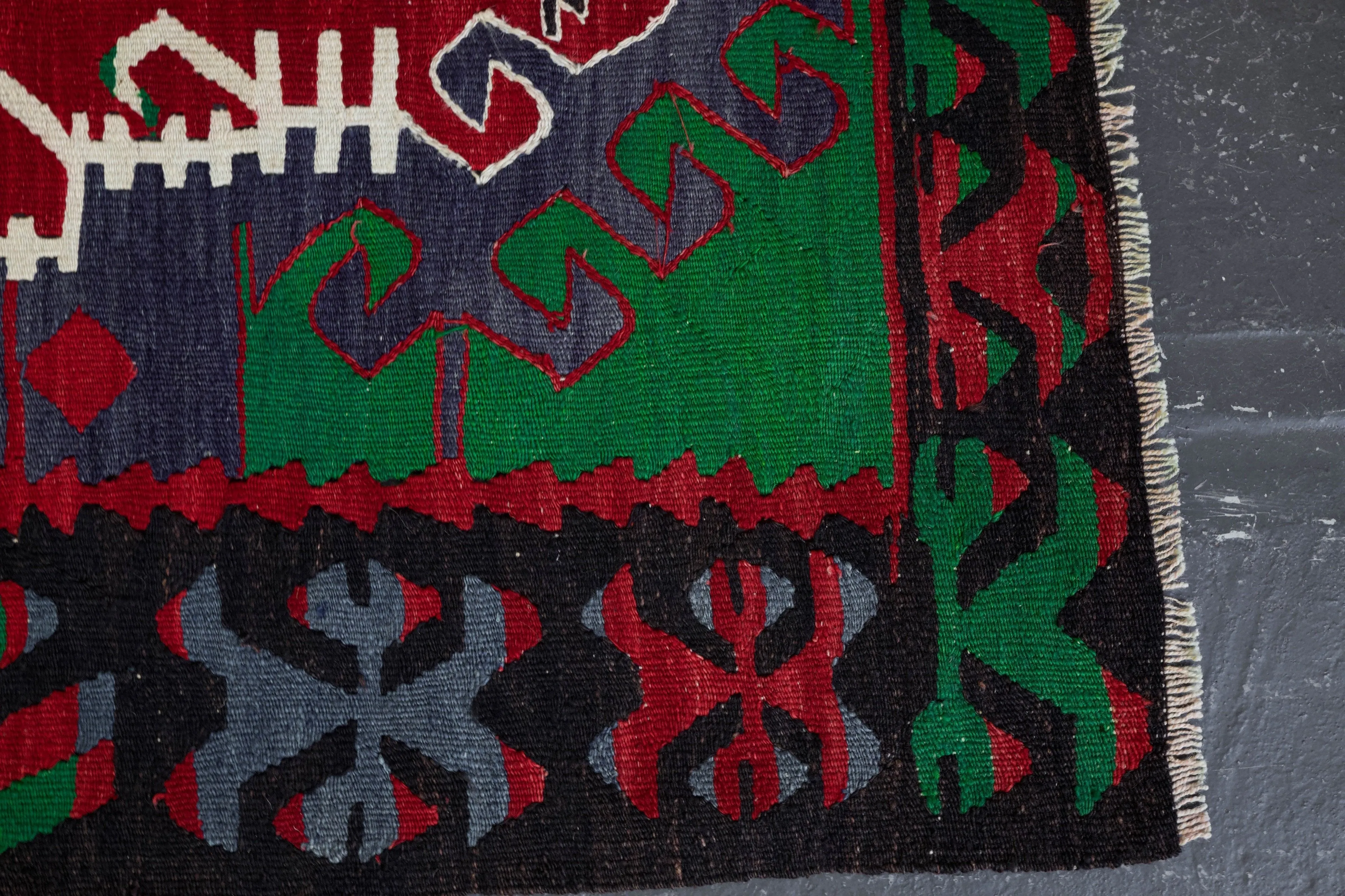 Vintage Mini Turkish Kilim Rug 2'8"x5'2"
