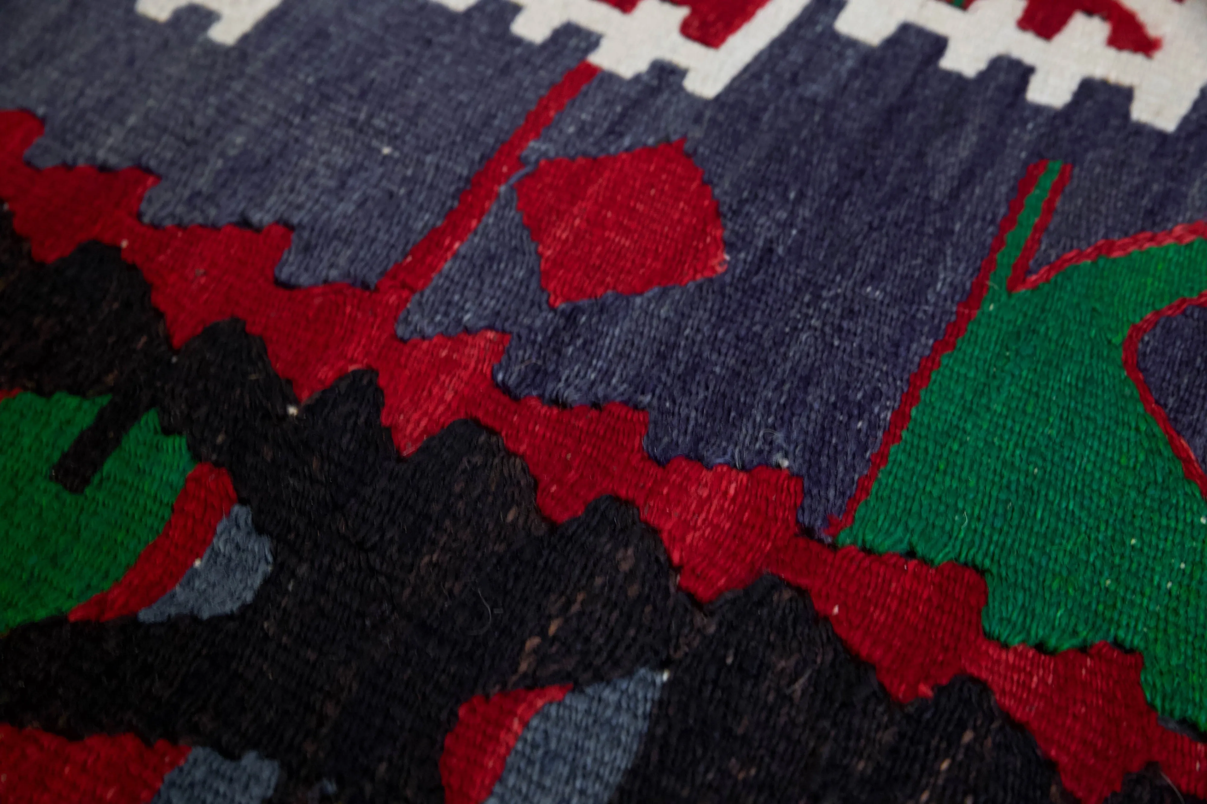 Vintage Mini Turkish Kilim Rug 2'8"x5'2"
